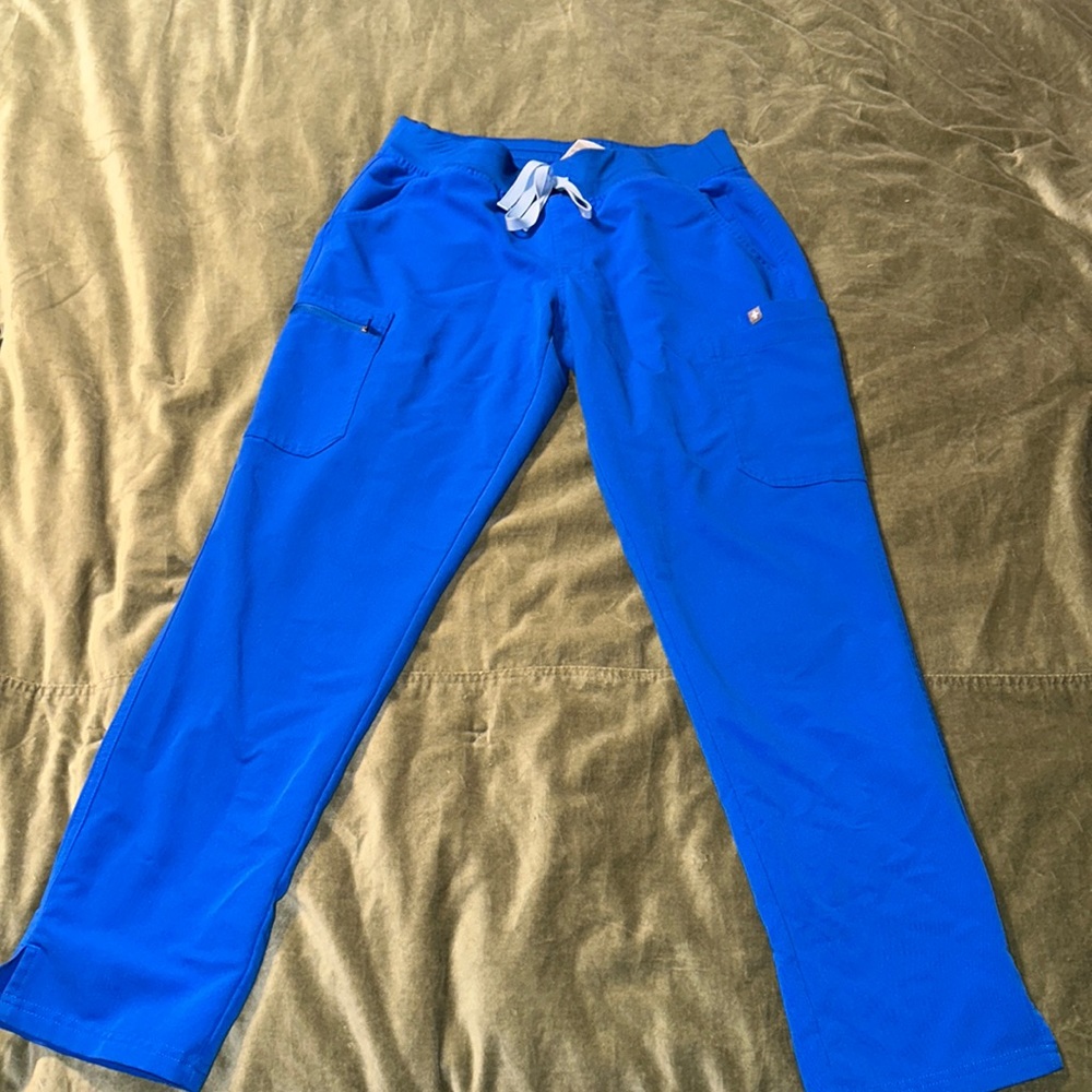 Used Figs high waisted Yola scrubs